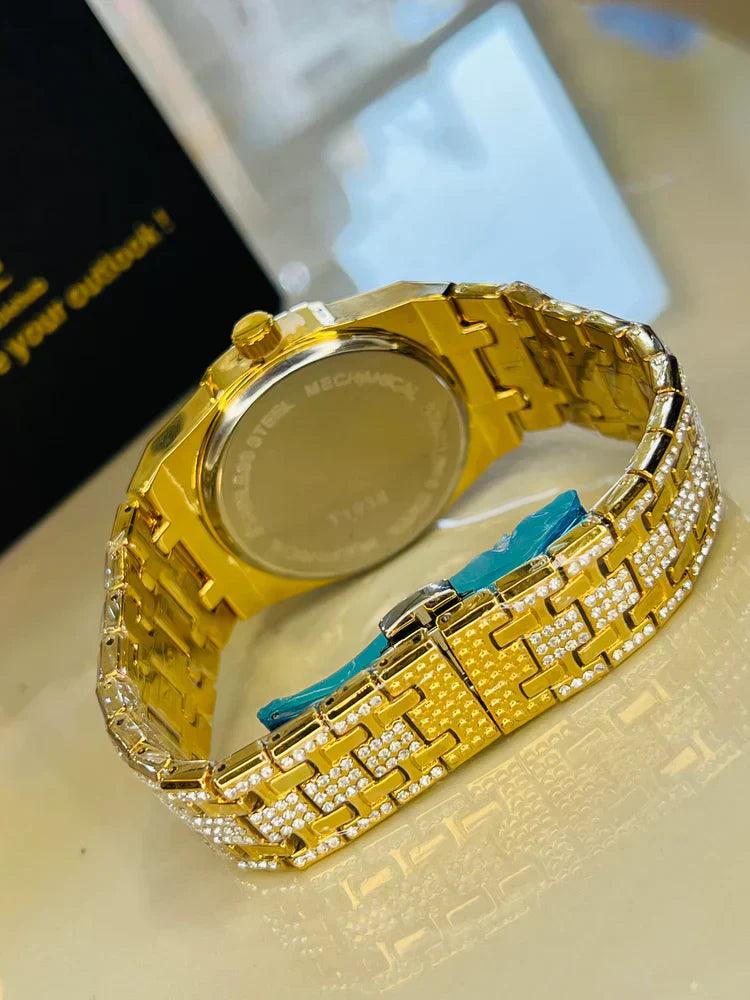 The Iced Out Watch - Golden